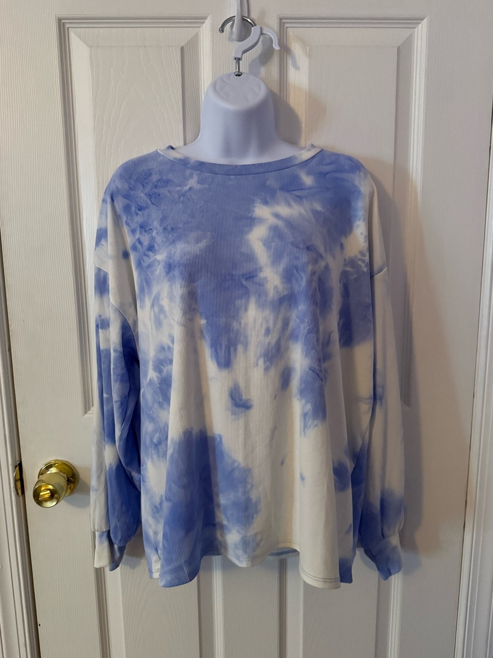 Chris & Carol Blue and White Tie-Dye Long Sleeve Top